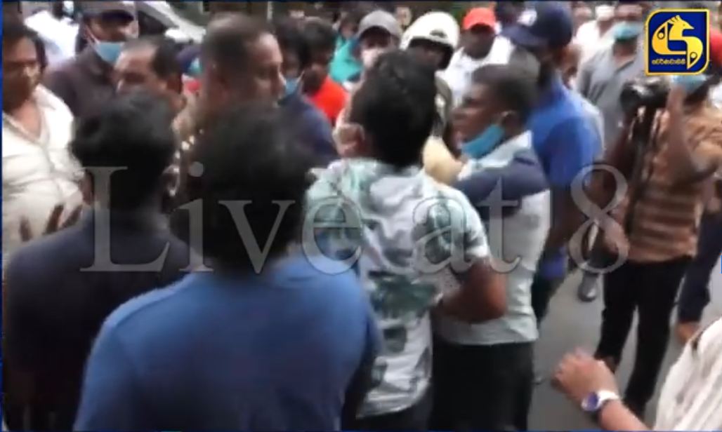 ඇහැලියගොඩදී උල්ලංඝනය වූ මැතිවරණ නීතිය ඇහැලියගොඩදී උල්ලංඝනය වූ මැතිවරණ නීතිය