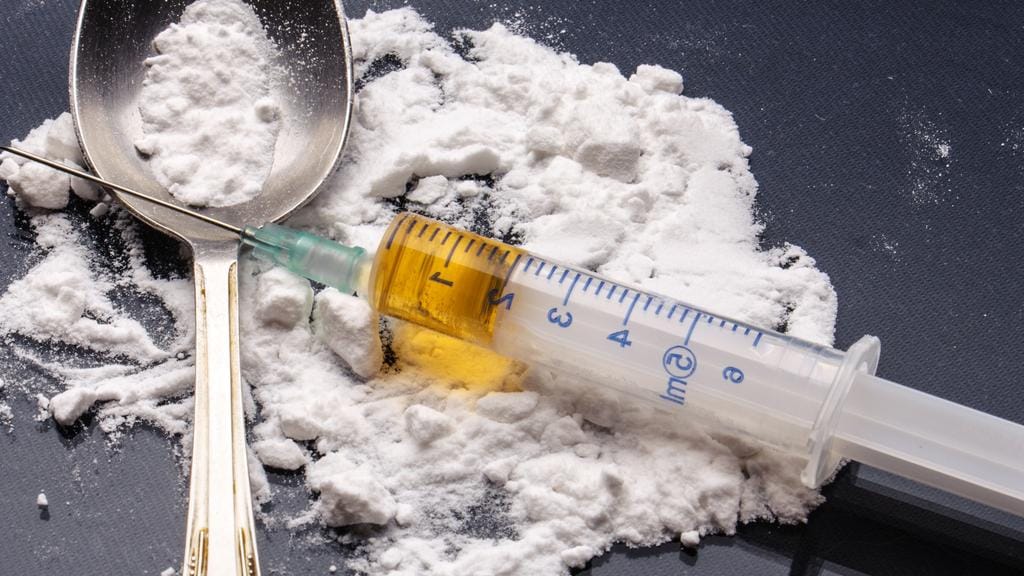 Ana və iki övladı heroin alverinə görə saxlanıldı