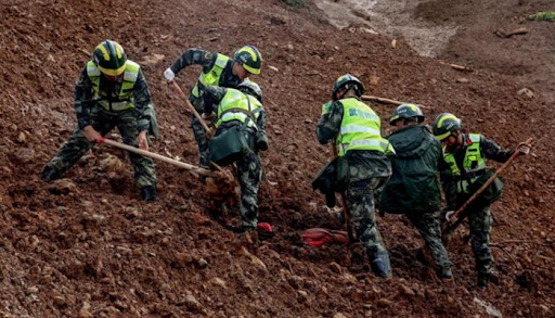 කේරළ ප්රාන්තයේ නාය යාමකින් 5ක් මරුට කේරළ ප්රාන්තයේ නාය යාමකින් 5ක් මරුට