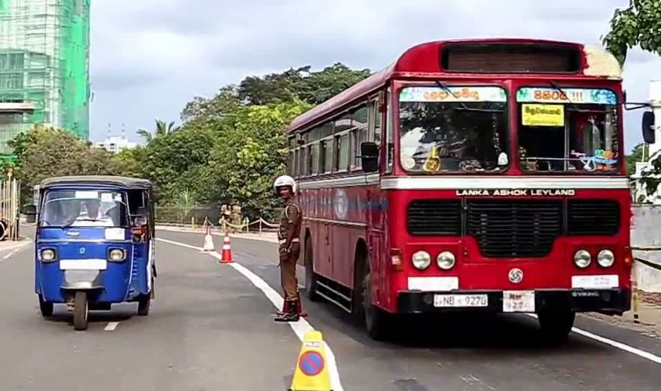 ත්රීරෝද රථ සහ යතුරුපැදිත් හෙට සිට බස් මං තීරුවේ ත්රීරෝද රථ සහ යතුරුපැදිත් හෙට සිට බස් මං තීරුවේ