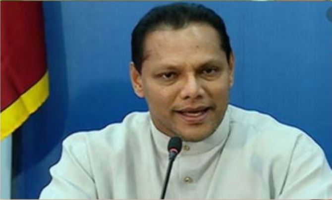 බතික්,අත්යන්ත්ර රෙදි හා දේශිය ඇඟලුම් නිෂ්පාදකයින්ගේ දත්ත රැස් කරයි බතික්,අත්යන්ත්ර රෙදි හා දේශිය ඇඟලුම් නිෂ්පාදකයින්ගේ දත්ත රැස් කරයි