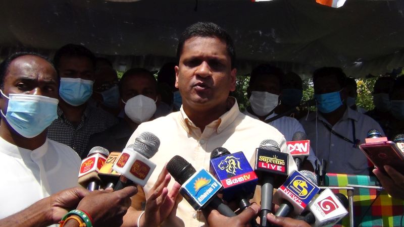 රිෂාඩ් ඉන්නේ සජිත්ගේ ගෙදර – ලංසා රිෂාඩ් ඉන්නේ සජිත්ගේ ගෙදර – ලංසා