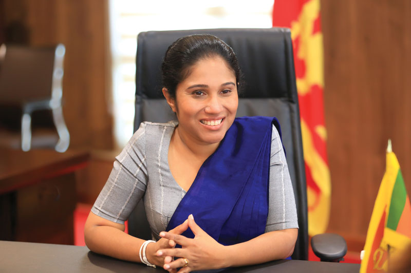 නව නිපැයුම් සෙවීමට රාජ්ය ඇමතිනි සීතා රත්නපුරට නව නිපැයුම් සෙවීමට රාජ්ය ඇමතිනි සීතා රත්නපුරට